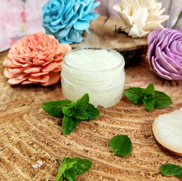 Handmade mint lip scrub 1 oz. - Picture 4 of 4
